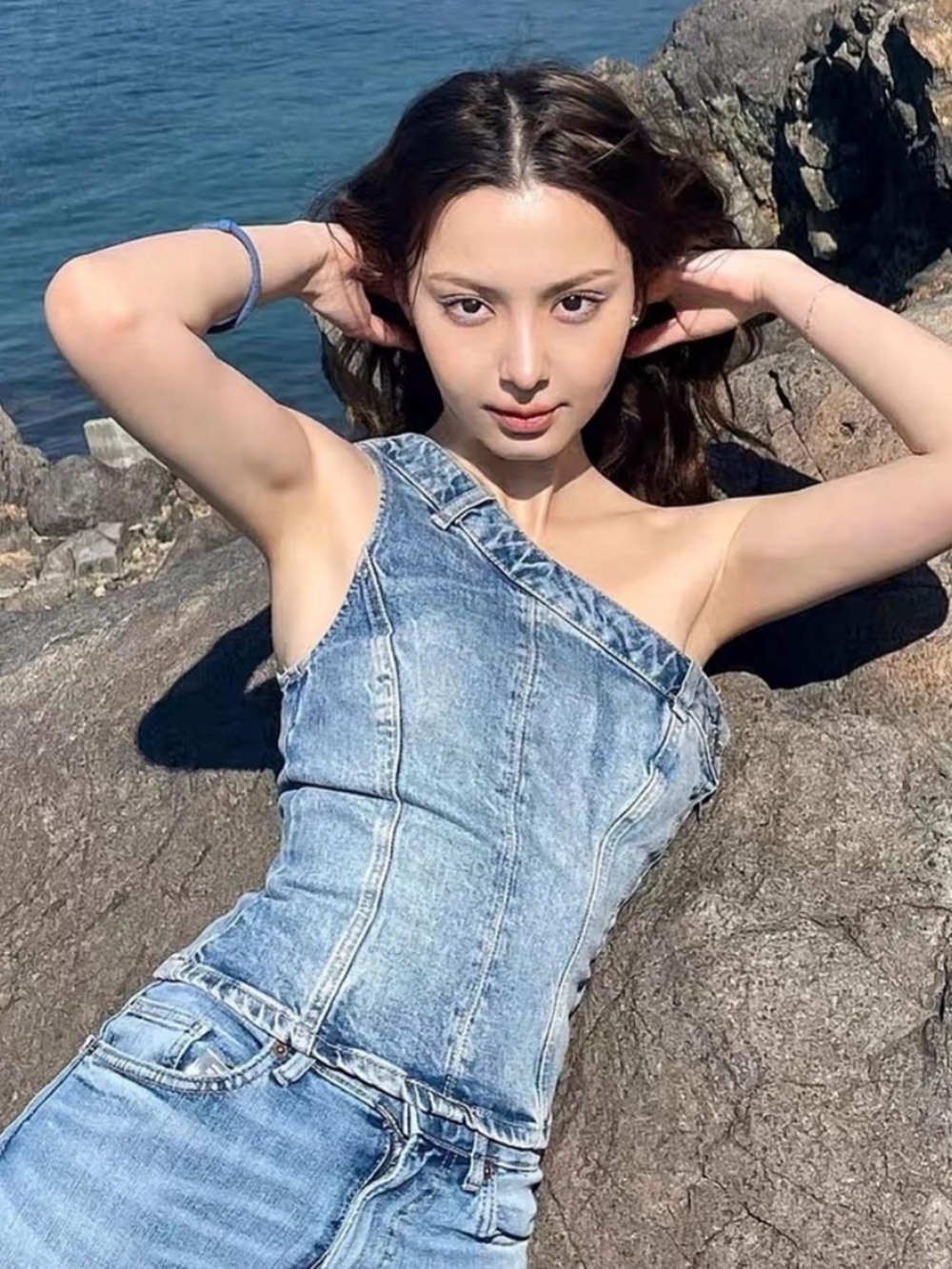 VIRAL NEW ZARA ASYMMETRICAL Denim Top S
🚨 My prices are firm no discount
